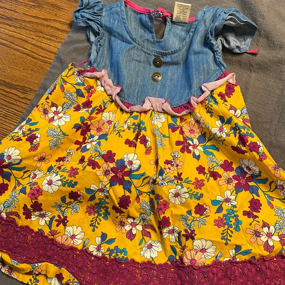 Size 6 wildflowers top